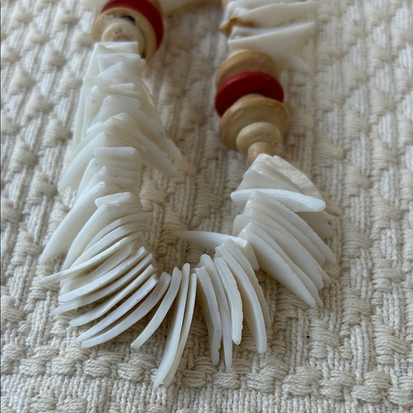 💥Bohemian wood and shell Beaded Necklace - Picture 3 of 5